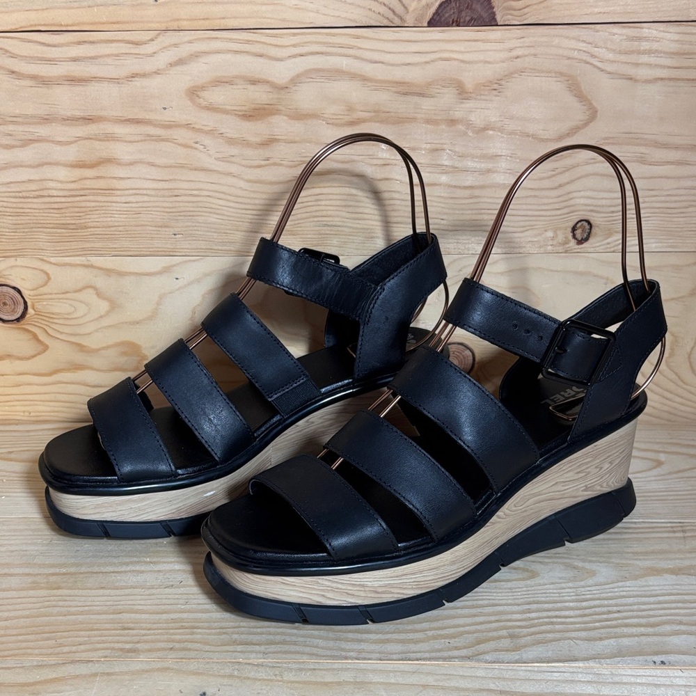 Sorel Joanie III Black and Tan‎ Platform Sandals